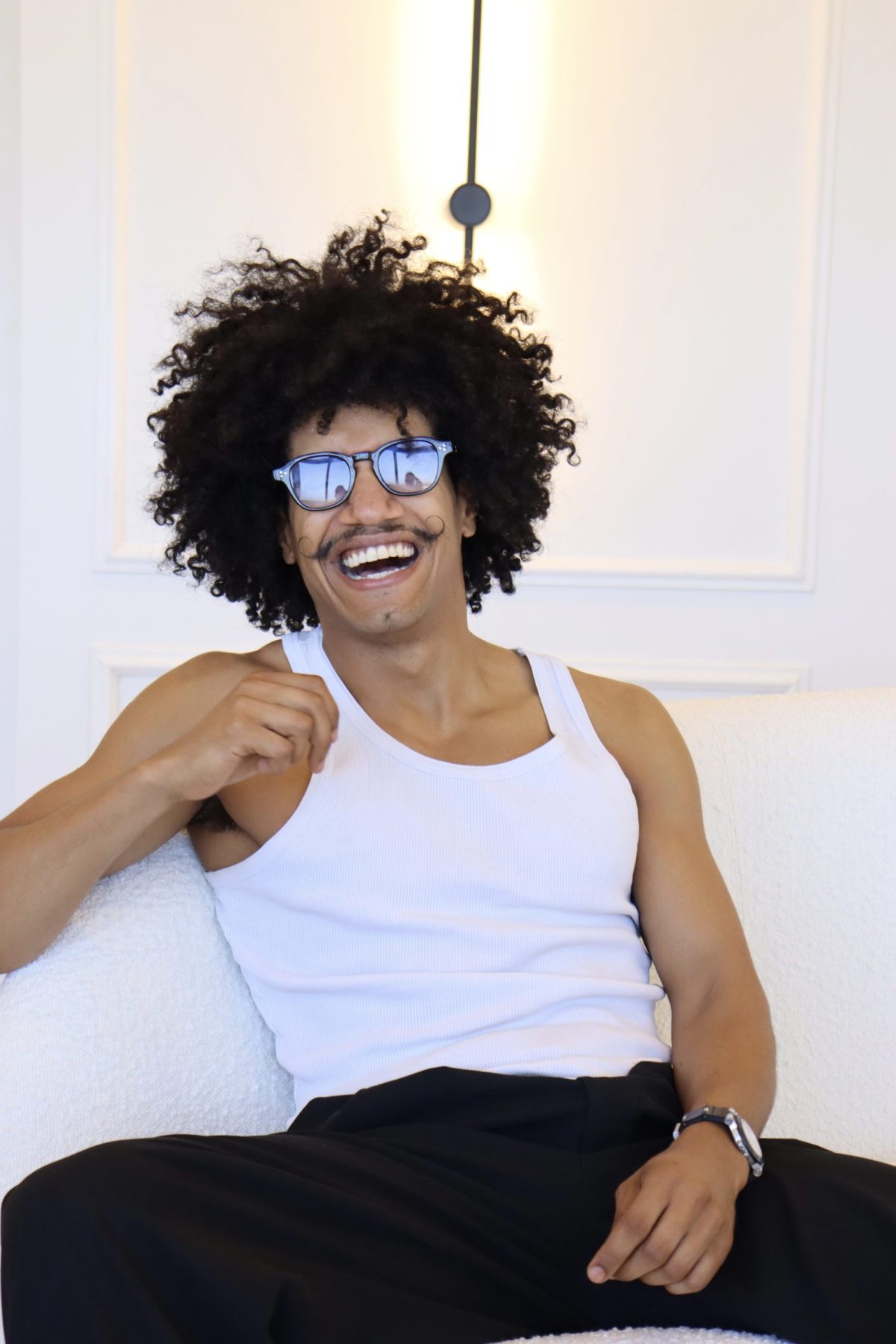 “Fui recebido de forma impecável! O atendimento é profissional e top. As médicas explicam tudo ao pormenor e a Diana está sempre disponível para esclarecer dúvidas. Ainda terminei com uma massagem Hot Stones nas costas! E a vista para mar? Experiência top!”