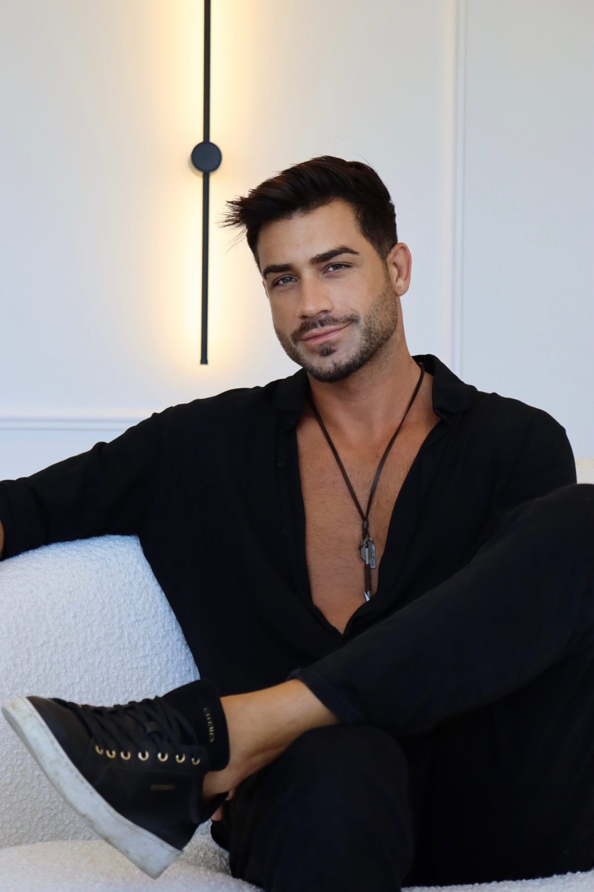 “A clínica é um verdadeiro luxo! A vista para o mar deixa qualquer um relaxado. Fiz uma massagem na máquina AI e saí completamente novo. Parabéns, Diana, pela experiência incrível!”